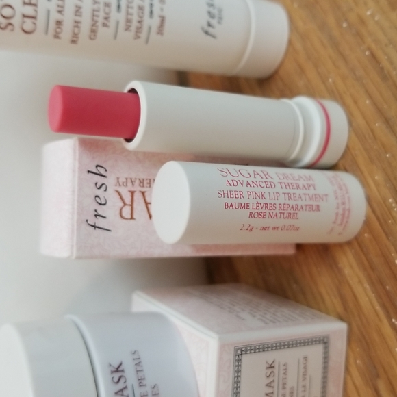 FRESH SKINCARE & MAKEUP BUNDLE - Picture 4 of 5